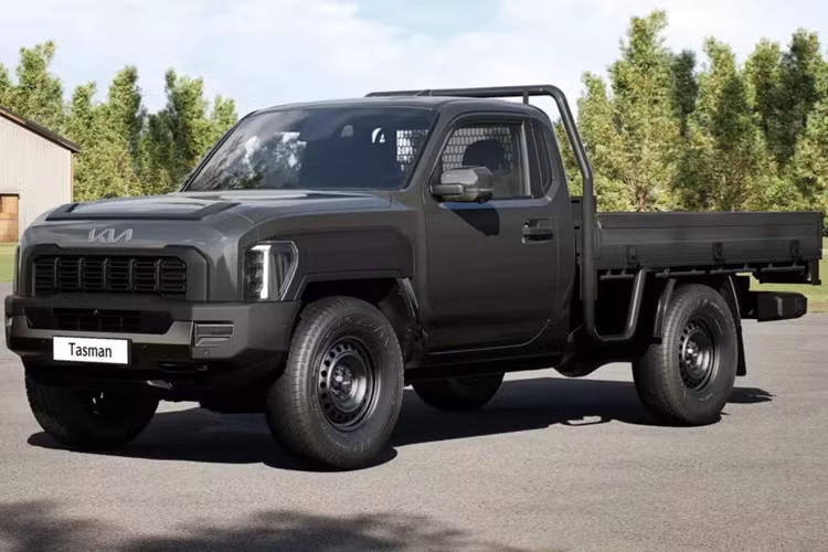 Tổng thể thiết kế của xe bán tải Kia Tasman 2025 có nhiều điểm tương đồng với Jeep Gladiator, có lẽ chính bởi vì kích thước vuông vắn của mẫu bán tải này. Kia Tasman 2025 có tổng cộng 3 phiên bản gồm: cabin kép tiêu chuẩn, bản X-Line và X-Pro – phiên bản địa hình off-road, khoảng sáng gầm 280 mm và bộ mâm kích thước 17 inch với lốp địa hình (các phiên bản khác trang bị mâm 18 inch).