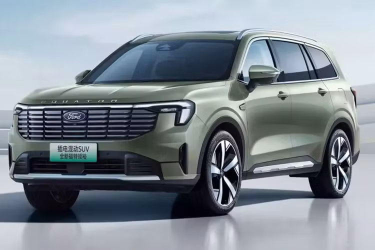 Ra mắt lần đầu vào năm 2021, mẫu xe SUV Ford Equator là sản phẩm của liên doanh giữa Ford với Jiangling Motors Corporation (JMC) và được thiết kế tại Trung tâm thiết kế Ford Trung Quốc ở Thượng Hải.