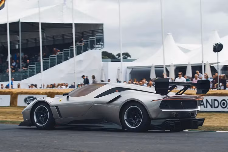 Siêu xe Ferrari KC23 được phát triển trên nền tảng của mẫu xe dành riêng cho đường đua Ferrari 488 GT3 EVO. Thời gian hoàn thành dự án này kéo dài hơn 3 năm.