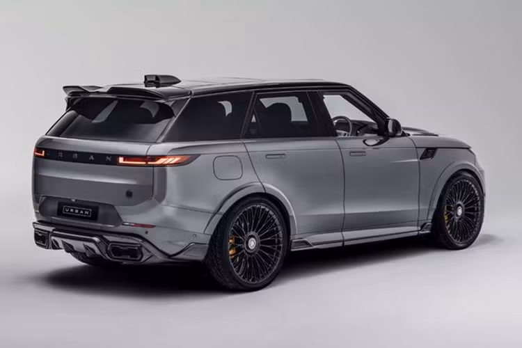 Urban Automotive không đề cập đến bất kỳ sửa đổi nào về hiệu năng hoặc khung gầm, thậm chí là cả mức giá độ xe Range Rover Sport. Tuy nhiên, chiếc SUV này đã được hạ gầm thấp hơn so với nguyên bản.