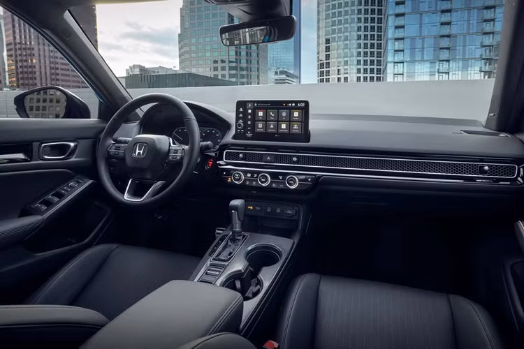 Honda cho biết phiên bản Hybrid có khả năng tăng tốc tốt hơn phiên bản được trang bị khối động cơ tăng áp 1.5 lít. Mẫu xe hybrid mới này cũng được kỳ vọng sẽ đạt được mức tiêu thụ nhiên liệu thấp hơn nhằm thân thiện hơn với môi trường.