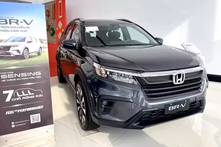 Theo công bố của Honda Việt Nam vào hồi đầu tháng 1/2024, trong tháng này, dòng xe BR-V không có chương trình khuyến mãi chính hãng. Để đẩy mạnh doanh số trước dịp Tết Nguyên đán, các đại lý phải tự chạy chương trình giảm giá xe Honda BR-V.