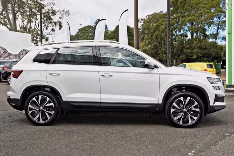 Theo công bố từ đầu năm nay, trong năm 2024, thương hiệu Skoda dự định sẽ giới thiệu thêm 2 mẫu xe nữa ở thị trường Việt Nam. Theo dự đoán, 2 mẫu xe này chính là Skoda Kushaq và Slavia.