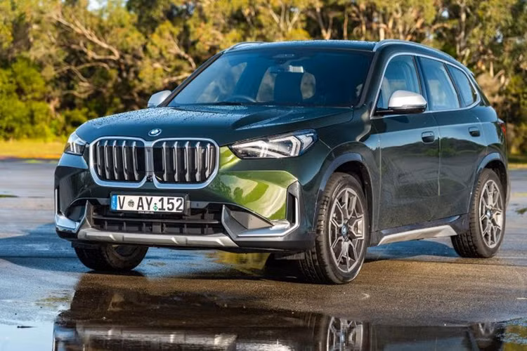 Cụ thể, thương hiệu đến từ Munich, Đức - BMW đã bán được 2.555.341 xe BMW, Mini và Rolls-Royce vào năm 2023, tương ứng với mức tăng 6,5% so năm 2022. Tính riêng tháng 12, doanh số bán hàng của BMW cao hơn 10% so với cùng kỳ năm trước.