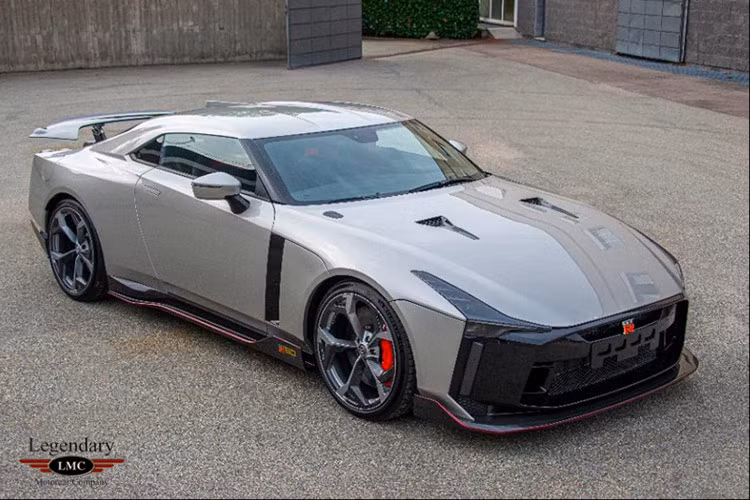 Lần đầu tiên được giới thiệu dưới dạng Concpet vào năm 2018, Nissan GT-R50 đã được biết đến là một mẫu xe thể thao Nhật Bản có thiết kế khác biệt. Sau đó, mẫu xe Nissan GT-R50 thương mại đã được đưa vào sản xuất vào cuối năm 2020, với tổng cộng 19 chiếc được chế tạo.