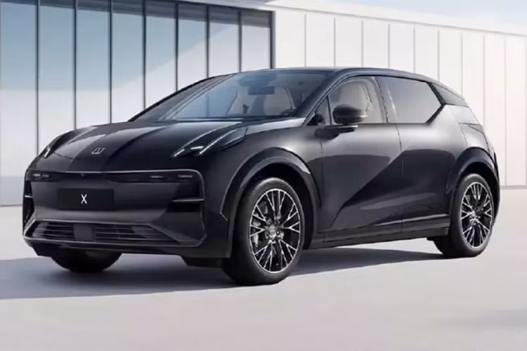 Zeekr X chạy điện lần đầu tiên vào Trung Quốc vào tháng 4/2023 và bắt đầu giao hàng vào tháng 5. Nó đã trở thành mẫu SUV nhỏ gọn dành cho người mới bắt đầu của thương hiệu. Mặc dù có kiểu dáng kỳ quặc, mẫu xe này vẫn chưa trở nên phổ biến ở thị trường trong nước.
