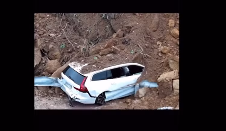 Volvo V60 bi dat da de lap van hoat dong tot-Hinh-2