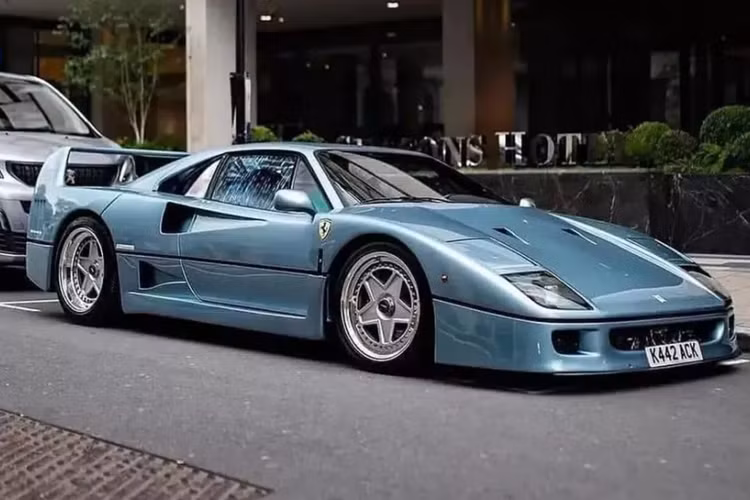 Cách đây không lâu, kiểu lịch sử xét lại này sẽ là phạm thánh. Trên thực tế, CEO của Lamborghini vào thời điểm đó thậm chí còn nói rằng thương hiệu này sẽ không bao giờ đưa một thứ gì đó như mẫu concept Miura được giới phê bình yêu thích vào sản xuất, vì nó được chế tạo chỉ để kỷ niệm 40 năm ra mắt bản gốc.
