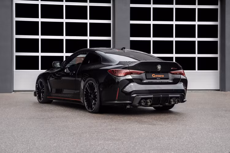Các sửa đổi trực quan của G4M CSL Bi-Turbo của G-Power tinh tế hơn so với MH4 GTR II của Manhart. Mui xe và nắp động cơ bằng sợi carbon Venturi làm nổi bật sự hiện diện của động cơ mạnh mẽ, trong khi bộ chia cổ xe có thể được kết hợp với trang trí phù hợp cho cửa hút gió cản.