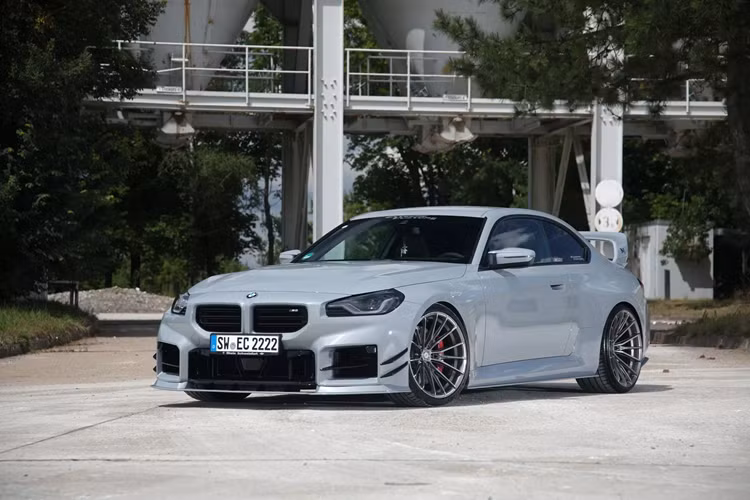 Mới đây, đội ngũ độ Extreme Customs ở Đức đã tiến hành nâng cấp một chiếc BMW M2 thế hệ mới với những chi tiết độ ấn tượng. Về diện mạo tổng thể, chiếc M2 này đã được trang bị bộ bodykit mới đến từ thương hiệu AC Schnitzer.
