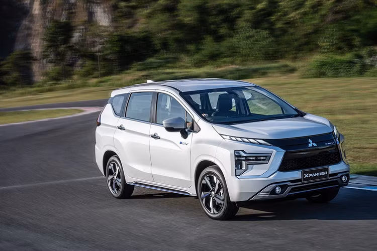 Can canh xe MPV Mitsubishi Xpander HEV 2024 