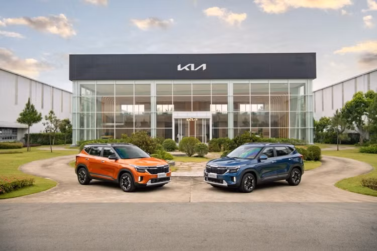 Kia Seltos 2024 thế hệ mới được kỳ vọng sẽ tiếp tục bứt phá doanh số, góp phần giữ vững vị thế và doanh số kỷ lục cho thương hiệu Kia, đồng thời line-up SUV của Kia tại Việt Nam nhằm chinh phục khách hàng.