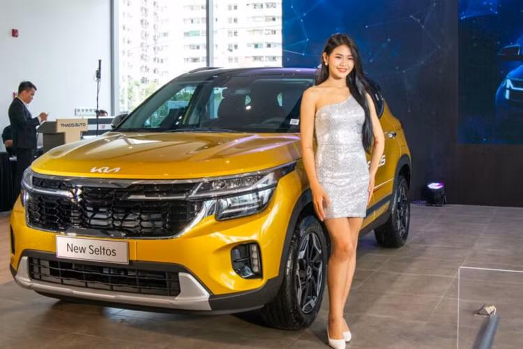 Chinh phục nhiều khách hàng Việt tại thời điểm đó, Kia Seltos được đánh giá là mẫu xe tiên phong cho làn sóng SUV hóa cũng như tạo nên xu hướng mới trong phân khúc xe SUV hạng B.