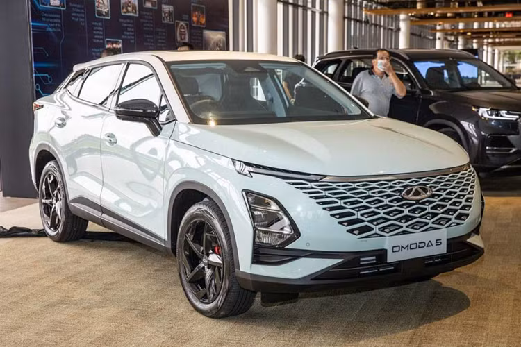 Động cơ của Chery Omoda 5 Guardian Edition dự kiến vẫn là máy xăng 4 xi-lanh, tăng áp, dung tích 1.5L, sản sinh công suất tối đa 156 mã lực như cũ. Động cơ kết hợp với hộp số tự động CVT giả lập 9 cấp số và hệ dẫn động cầu trước.