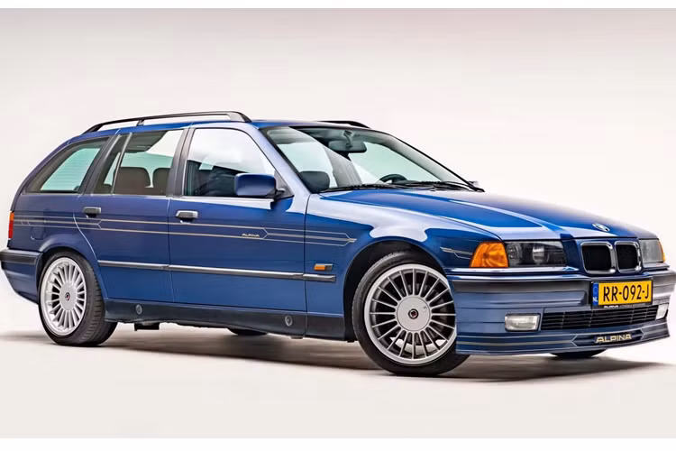 Thay vì hướng đến hiệu năng vượt trội, Alpina nâng cao diện mạo của một chiếc BMW. Những chiếc xe này nhanh hơn các mẫu xe BMW tiêu chuẩn nhưng không mạnh bằng BMW M. Mẫu xe Alpina B3 3.2 1996 được nâng cấp dựa trên dòng E36 này là một trong những mẫu xe hoàn hảo hiện tại.