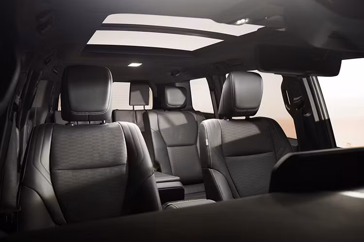 Theo những thông tin từ thương hiệu Best Car, những cập nhật ban đầu sẽ tập trung vào hệ thống đa phương tiện của Toyota Land Cruiser 300 thế hệ tiếp theo.