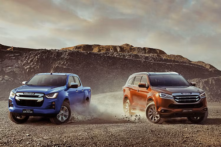 Isuzu cho biết hãng sẽ tiếp tục áp dụng sử dụng chiến lược phát triển sản phẩm “đa hướng” theo tầm nhìn đến năm 2030, bao gồm phát triển các công nghệ mới cho động cơ đốt trong, xe điện và xe năng lượng mới, cung cấp các tùy chọn khác nhau tùy theo khu vực.