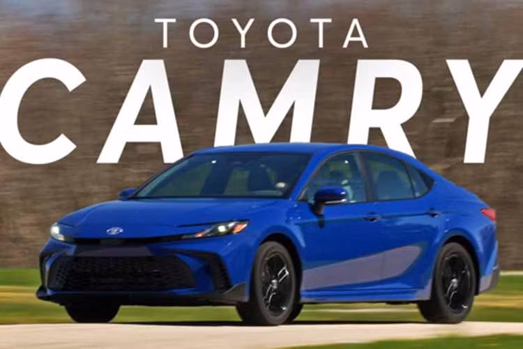 Mức giá xe Toyota Camry 2025 tại Thái Lan hiện chưa tiết lộ. Tại Việt Nam, Toyota Camry đang được phân phối với 2 tuỳ chọn động cơ xăng hoặc động cơ hybrid; Camry thuộc trong phân khúc sedan hạng D, cạnh tranh với Honda Accord, Mazda6, Kia K5…