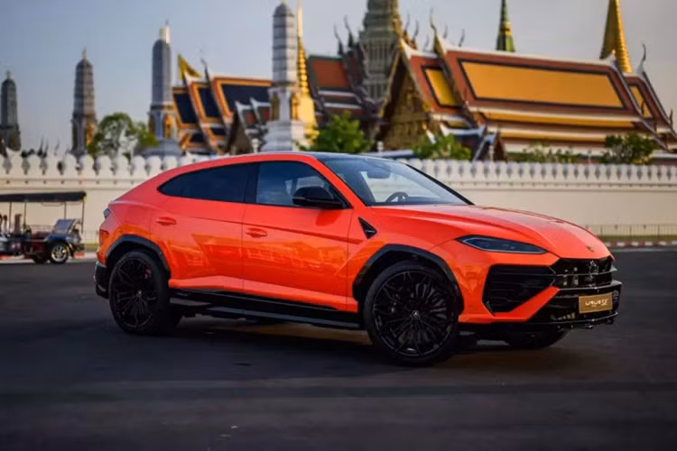 Động cơ xăng tạo ra công suất tối đa 612 mã lực trong khi con số tương ứng của mô-tơ điện là 189 mã lực. Tổng cộng, Lamborghini Urus SE có công suất tối đa 789 mã lực.