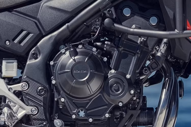 Xe dùng hộp số 6 cấp đi kèm công nghệ kiểm soát lực kéo HSTC. Dự kiến, Honda sẽ chỉ sản xuất khoảng 1000 chiếc NX400 2024 tại “quê nhà” Nhật Bản.