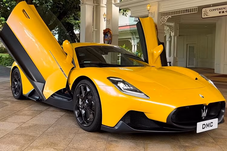 Là dòng sản phẩm đầu bảng của Maserati, MC20 vừa nhận được gói nâng cấp mới từ hãng độ DMC, vốn lấy cảm hứng từ mẫu xe đua Maserati GT2. Chiếc Maserati MC20 DMC GT2 đặc biệt đầu tiên vừa được ra mắt tại Hong Kong.