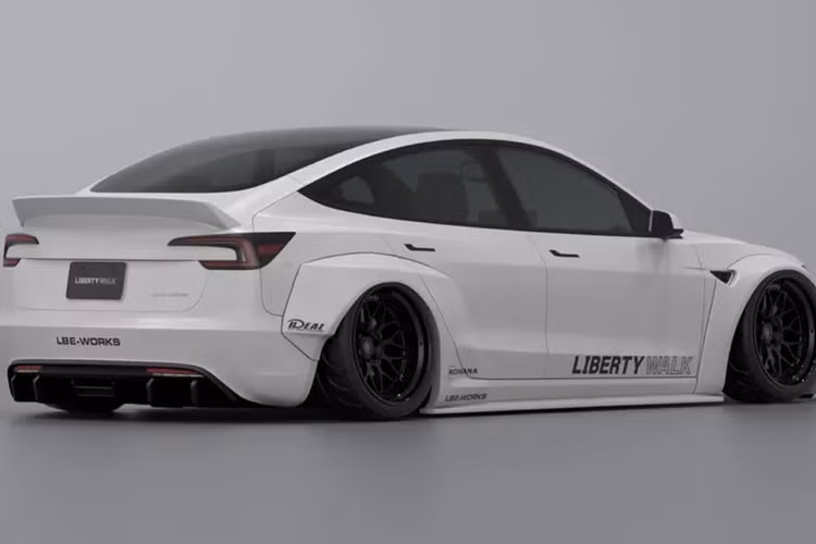 Ngoài ra, người mua cũng có thể lựa chọn mua riêng lẻ từng chi tiết trong gói độ.Liberty Walk đã công bố giá bán riêng lẻ cho từng bộ phận bao gồm cánh lướt gió phía sau có giá bán 990 Đô, bộ khuếch tán phía sau và bộ líp hông bên có giá 1.650 Đô mỗi chiếc. Cuối cùng, bộ chia mới ở phần cản trước có giá bán ở mức 1.980 Đô.