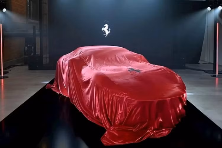 Ferrari “ap u” ra mat xe thuan dien dau tien gia hon 13 ty dong