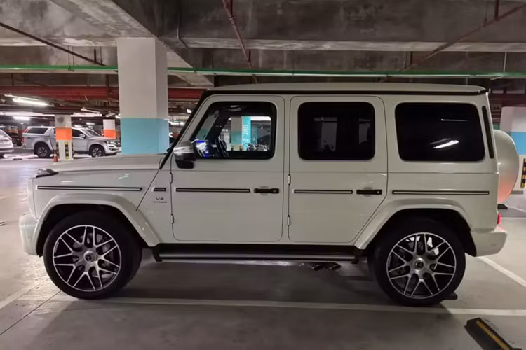 Theo hãng Mercedes-Benz, phiên bản Mercedes-AMG G63 Stronger Than Time Edition đặc biệt được chia thành 3 bản trang bị là G400, G500 và G63 với động cơ khác nhau, nhưng ở Việt Nam đa phần các xe được nhập về nước đều là dòng xe G63 với giá lăn bánh vào năm 2020 không dưới 14,5 tỷ đồng.