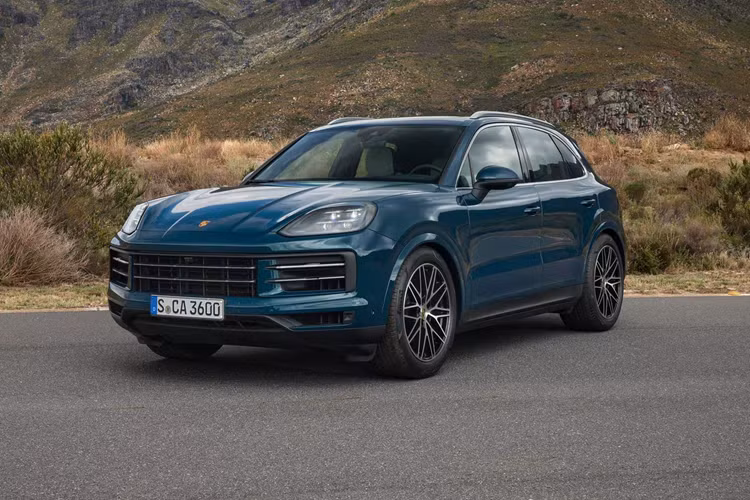 Porsche giữ vững cam kết với quá trình điện hóa. “Chiến lược sản phẩm cho phép chúng tôi cung cấp hơn 80% xe mới là xe điện vào năm 2030 – dựa trên nhu cầu của khách hàng và sự phát triển của công nghệ di động điện tại các khu vực trên thế giới”, ông Blume cho biết.