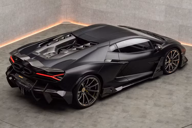 Hiện vẫn chưa có thông tin nào về mức giá độ xe Lamborghini Revuelto này, nhưng với lượng sợi carbon lớn như vậy cũng có thể đoán được rằng mức giá cho gói độ này sẽ không hề rẻ.
