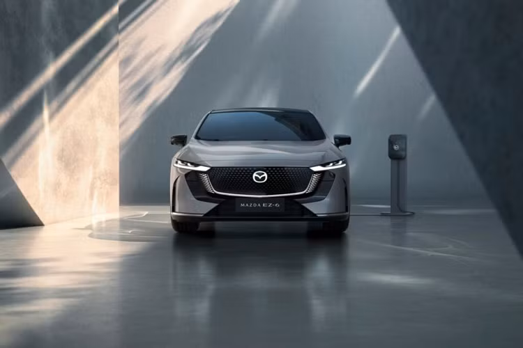 Mazda trước đây cho biết mẫu EV dẫn động cầu sau sẽ có phạm vi hoạt động CLTC khoảng 600 km mỗi lần sạc.