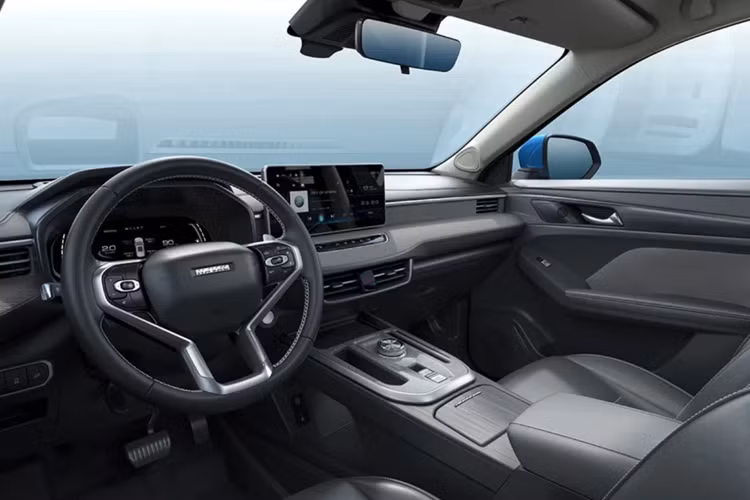 Điểm nhấn của Jolion chính là khối động cơ hybrid tiên tiến, kết hợp sức mạnh động cơ xăng 1.5L 4 xi-lanh và mô tơ điện. Tổng công suất của xe đạt 190 mã lực và mô-men xoắn cực đại đạt 375 Nm.