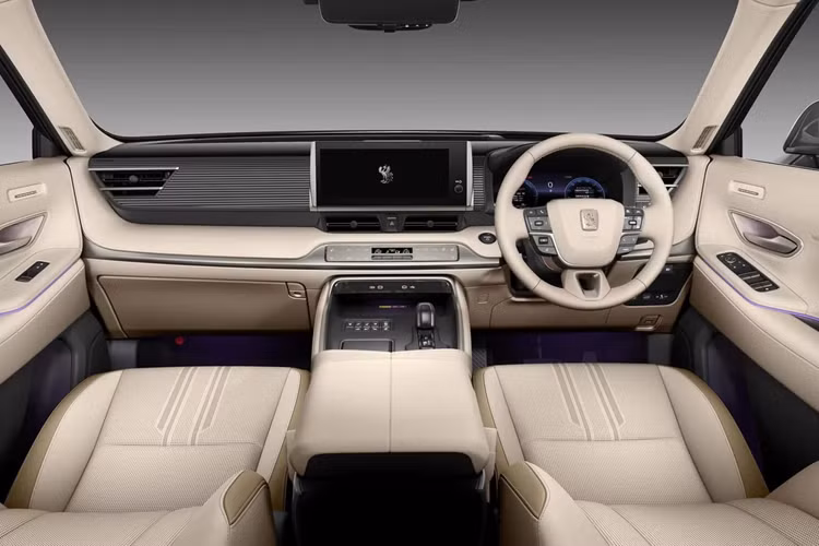 So với bản tiêu chuẩn, Toyota Century GRMN được bổ sung bộ body kit tái thiết kế theo phong cách thể thao hơn. Trong đó, có một số chi tiết ngoại thất của xe được làm từ sợi carbon trần, không sơn màu. Ngoài ra, xe còn có thêm hệ thống cửa trượt tùy chọn bên sườn và bộ vành hợp kim 22 inch sơn màu đen hầm hố.