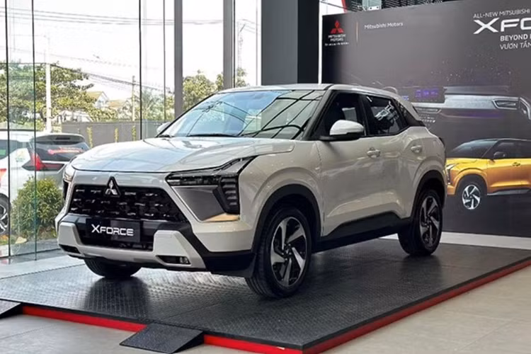  Mitsubishi Xforce: Doanh số hơn 10.000 xe trong 8 tháng Xforce chính thức ra mắt vào tháng 1/2024 và bắt đầu bàn giao xe đến khách hàng vào tháng 3/2024. Sở hữu những ưu điểm vượt trội về thiết kế, kích thước, nội thất và vận hành, Xforce nhanh chóng nhận được sự quan tâm của đông đảo khách hàng.