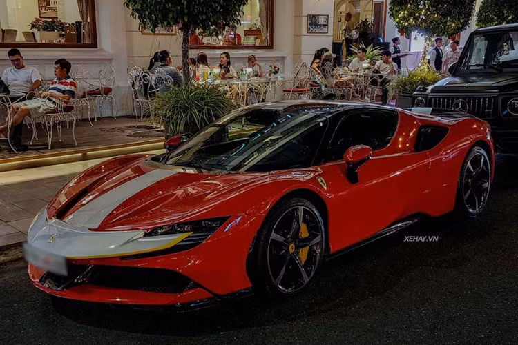 Ferrari SF90 Stradale do goi Assetto Fiorano hon 1,4 ty o Sai Gon