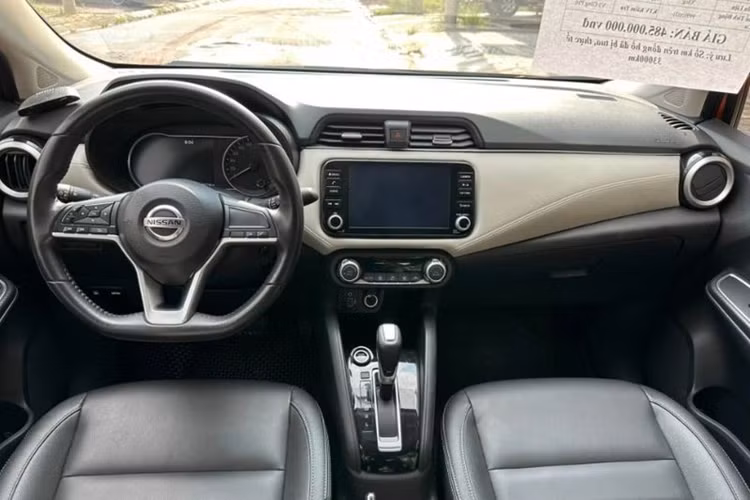 Almera 2025 đã được bắt gặp tại Hà Nội vào hồi tháng 7/2024 khi đang làm thủ tục kiểm định khí thải. Mặc dù thời điểm ra mắt chưa được công bố, tuy nhiên, một số đại lý đã thông báo nhận đặt cọc sớm phiên bản này. Nissan Almera 2024 thuộc phân khúc sedan cỡ B, cạnh tranh cùng Toyota Vios và Hyundai Accent.