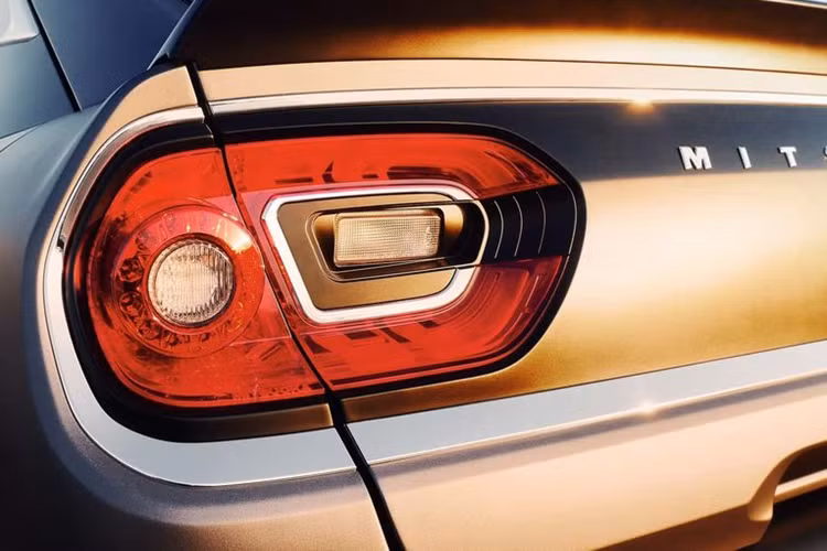 Bên cạnh đó, Mitsuoka cho biết trong tương lai hãng sẽ bổ sung các phiên bản sử dụng hộp số CVT và thậm chí là hệ truyền động hybrid.
