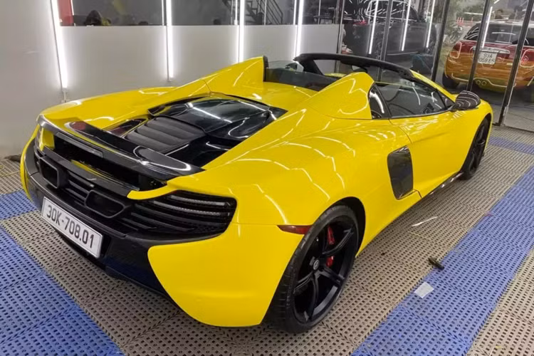 Sau khi trải nghiệm chán chê, hot girl Jessie Lương muốn bán lại chiếc siêu xe mui trần McLaren 650S Spider nên đã liên hệ với Phan Công Khanh, và cũng từ đây, câu chuyện chủ của showroom K-Supper bị công an bắt giữ vì lừa đảo chiếm đoạt tài sản đã gây chấn động cư dân mạng.