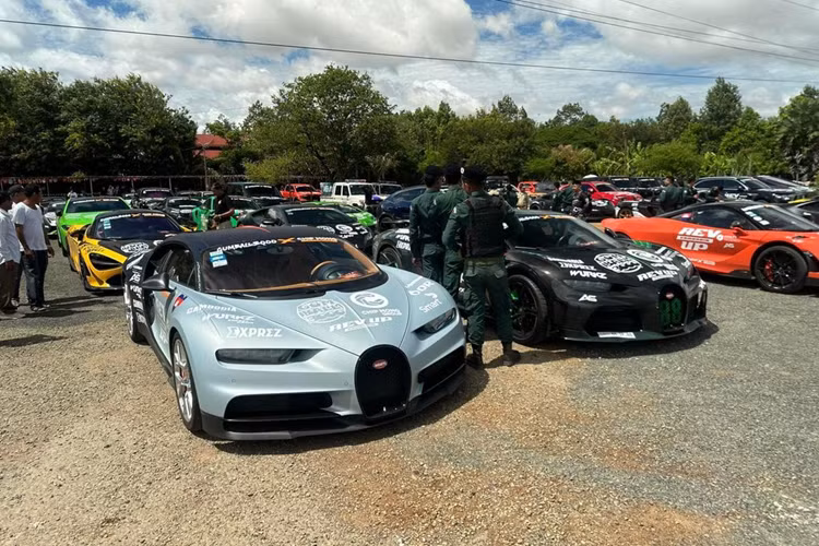 Chỉ còn gần 2 tuần nữa, hành trình siêu xe lớn nhất thế giới – Gumball 3000 sẽ chính thức diễn ra với có sự tham gia của 121 đội được đánh số từ 0 đến 120. Danh sách này đang dần được hoàn thiện, trong đó có sự góp mặt của nhiều siêu xe Bugatti Chiron và hypercar đỉnh cao.