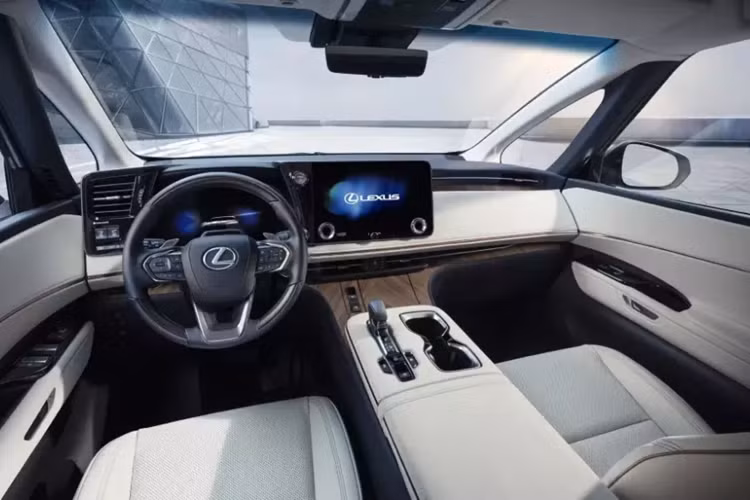 Khu vực bên sườn của Lexus LM 2024 được làm mới bằng những đường dập gân sắc sảo hơn, bộ vành hợp kim 19 inch có thiết kế đa chấu và nẹp mạ crôm chạy dọc theo nóc xe. Xe tiếp tục được trang bị cửa lùa chỉnh điện như thế hệ cũ. Khu vực trần xe ở cột B còn có thêm hộc chứa ô.
