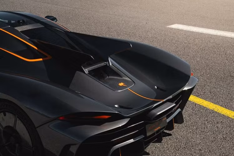 Trước khi Koenigsegg chạy thử trên đường đua Top Gear, kỷ lục về một chiếc xe hợp pháp trên đường phố đã được Ferrari SF90 Stradale nắm giữ với thời gian 1:11.3. Điều đó giúp nó vượt qua Ferrari 488 Pista với thời gian 1:12.7, Dallara Stradale với thời gian 1:12.8 và Porsche 911 GT2 RS với thời gian 1:13.4.