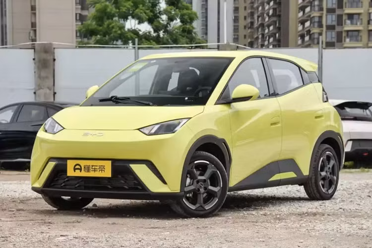 Phiên bản Flying được trang bị bộ pin 38,88 kWh, cung cấp phạm vi CLTC là 405 km.
