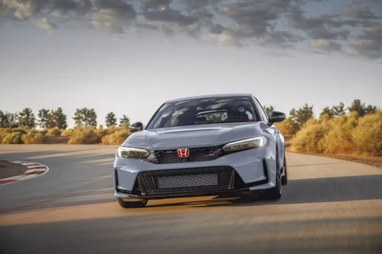 Ly do Honda Civic Type R tai Ha Lan dat gan gap doi o My?