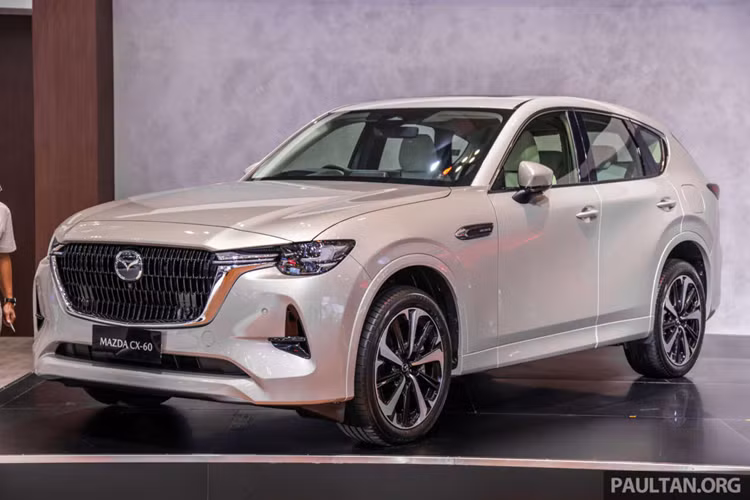 Tại Indonesia, mức giá xe Mazda CX-60 Pro 2024 có mức niêm yết là 799 triệu rupiah (tương đương khoảng 1,2 tỷ đồng). Con số này thấp hơn hẳn so với CX-60 Kuro Edition và Elite Edition có giá lên tới 1,188 tỷ rupiah (khoảng 1,8 tỷ đồng)