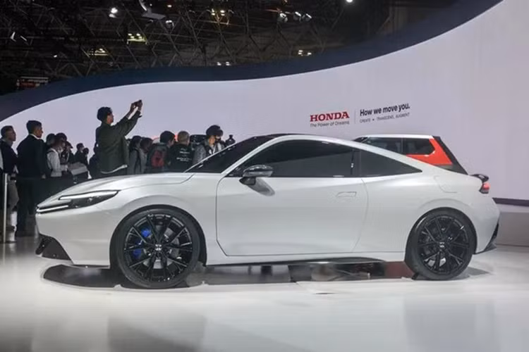 Cũng theo tiết lộ của hãng Honda, khung gầm của Prelude mới sẽ nhẹ hơn khoảng 90 kg so với trước. Mục tiêu của hãng Honda là tạo ra khung gầm nhẹ nhất trong phân khúc cho mẫu xe này. Honda muốn giảm 10% trọng lượng của Prelude so với những mẫu xe hybrid khác của hãng đang bán trên thị trường.