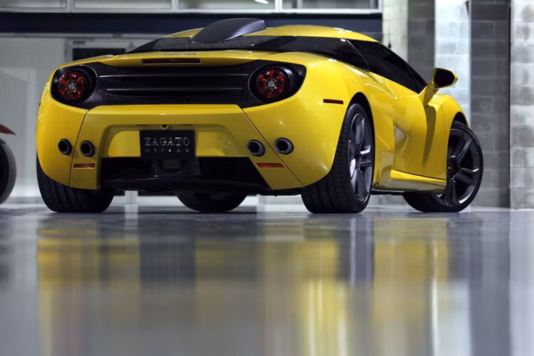 Dù được bàn giao tới tay khách hàng từ hơn 10 năm trước nhưng chiếc xe siêu xe Lamborghini 5-95 Zagato này mới chỉ chạy được 1.794 km. Chiếc xe được dự kiến sẽ được bán với giá từ 400.000 Đô đến 600.000 USD, giảm đáng kể so với mức giá nguyên bản lên tới 1.000.000 USD.