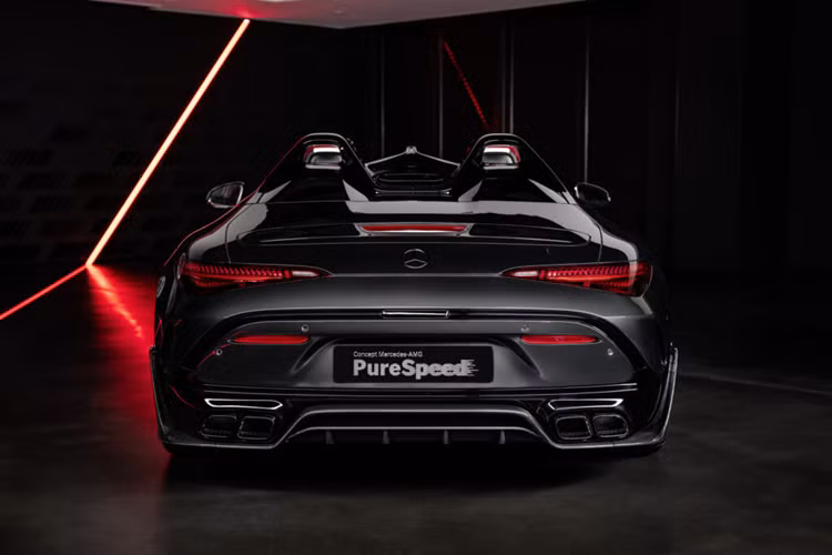 Mercedes đã phát triển dòng xe Mythos của mình để hướng tới thị trường ngách, nơi những mẫu xe cá nhân hóa độc đáo đang được những người chơi xe ưa chuộng.
