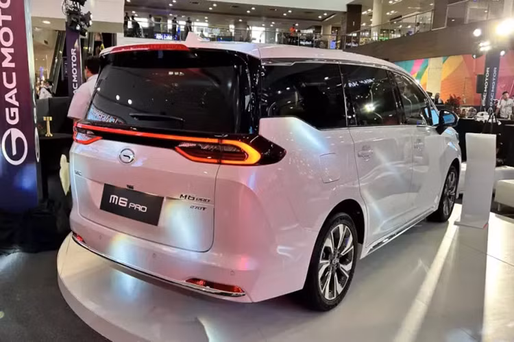 Hiện mức giá xe GAC M6 Pro tại thị trường Việt Nam chưa được công bố. Trong khi đó, tại thị trường Philippines, xe có giá quy đổi từ 539 - 700 triệu đồng.