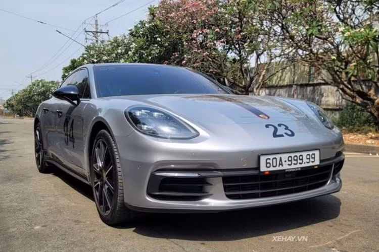 Ở thời điểm mua mới năm 2018, Porsche Panamera Turbo S đời 2018 có giá lăn bánh lên đến 7 tỷ đồng. Đến nay, trên thị trường xe cũ đang rao bán những chiếc tương tự với giá loanh quanh ở mức 3 - 4 tỷ đồng.