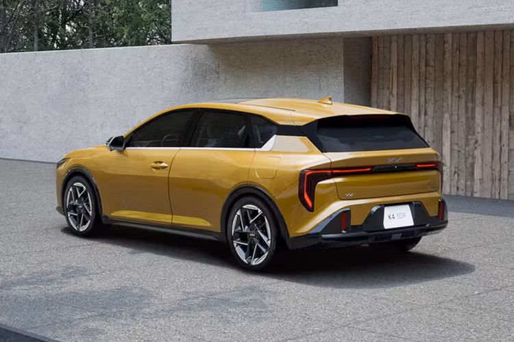 Theo Autocar, phiên bản hatchback của Kia K4 vẫn sẽ được giữ nguyên phần cứng của bản sedan. Cụ thể, động cơ tiêu chuẩn trên Kia K4 sẽ là loại 2.0L hút khí tự nhiên, công suất 147 mã lực và 179 Nm mô-men xoắn. 